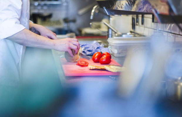 Köksbiträde till förskolor och skolor i Stockholm höstterminen 2022
