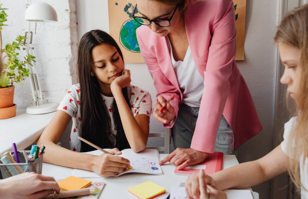 Vikarie i förskola och skola i Stockholm höstterminen 2023