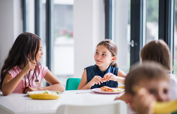 Köksbiträde till förskolor och skolor i Stockholm höstterminen 2023